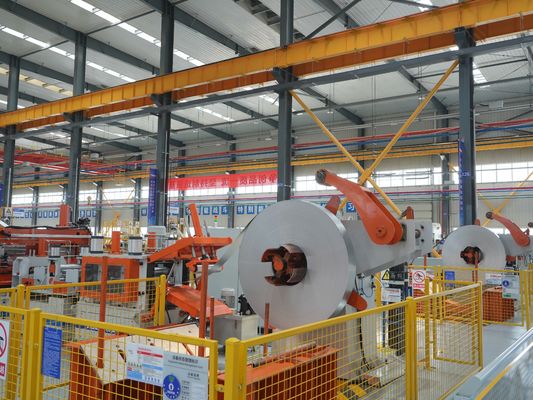 acheter 1.5-3mm épaisseur C / Z / U machine de formage de rouleaux de purlin avec couleur personnalisable et 15-22kw de puissance online manufacture