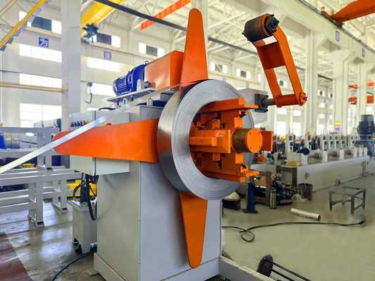 Machine automatique de formage de rouleaux pour tôles de toiture en acier solaire