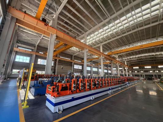 Machine automatique de formage de rouleaux pour le montage solaire photovoltaïque avec commande PLC