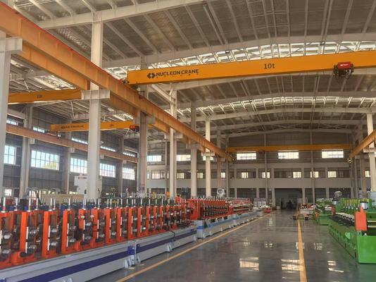 Machine de formage de rouleaux photovoltaïques solaires entièrement automatique 300 poinçons/min