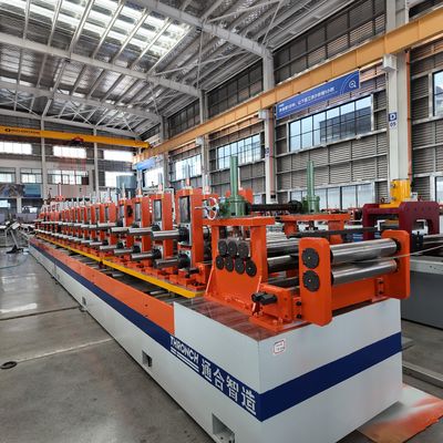 Machine de formage de profilés Omega à changement automatique avec une garantie d'un an, une longue durée de vie et une capacité de dimensionnement infinie